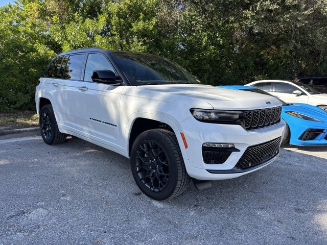 2025 Jeep Grand Cherokee Summit Sport photo 2
