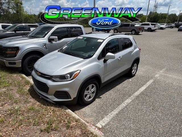 2022 Chevrolet Trax LT's photo