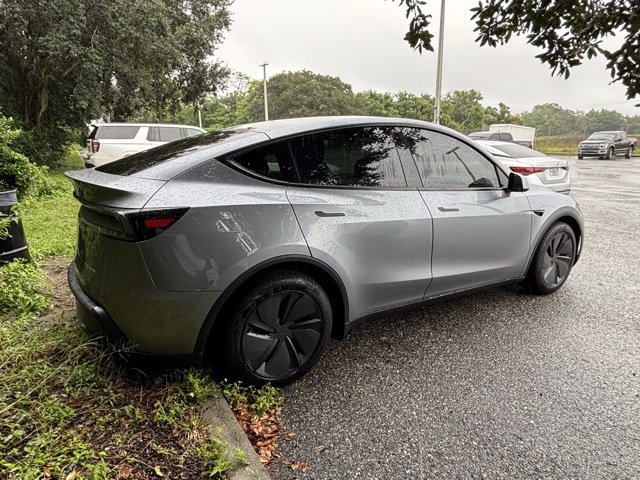 2026 Tesla Model Y Long Range photo 2