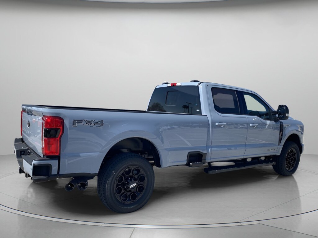 New 2026 Ford Super Duty F-350 SRW Lariat Crew Cab Pickup