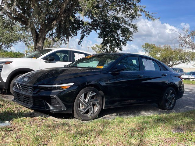 Used 2025 Hyundai Elantra SEL Convenience 4dr Car
