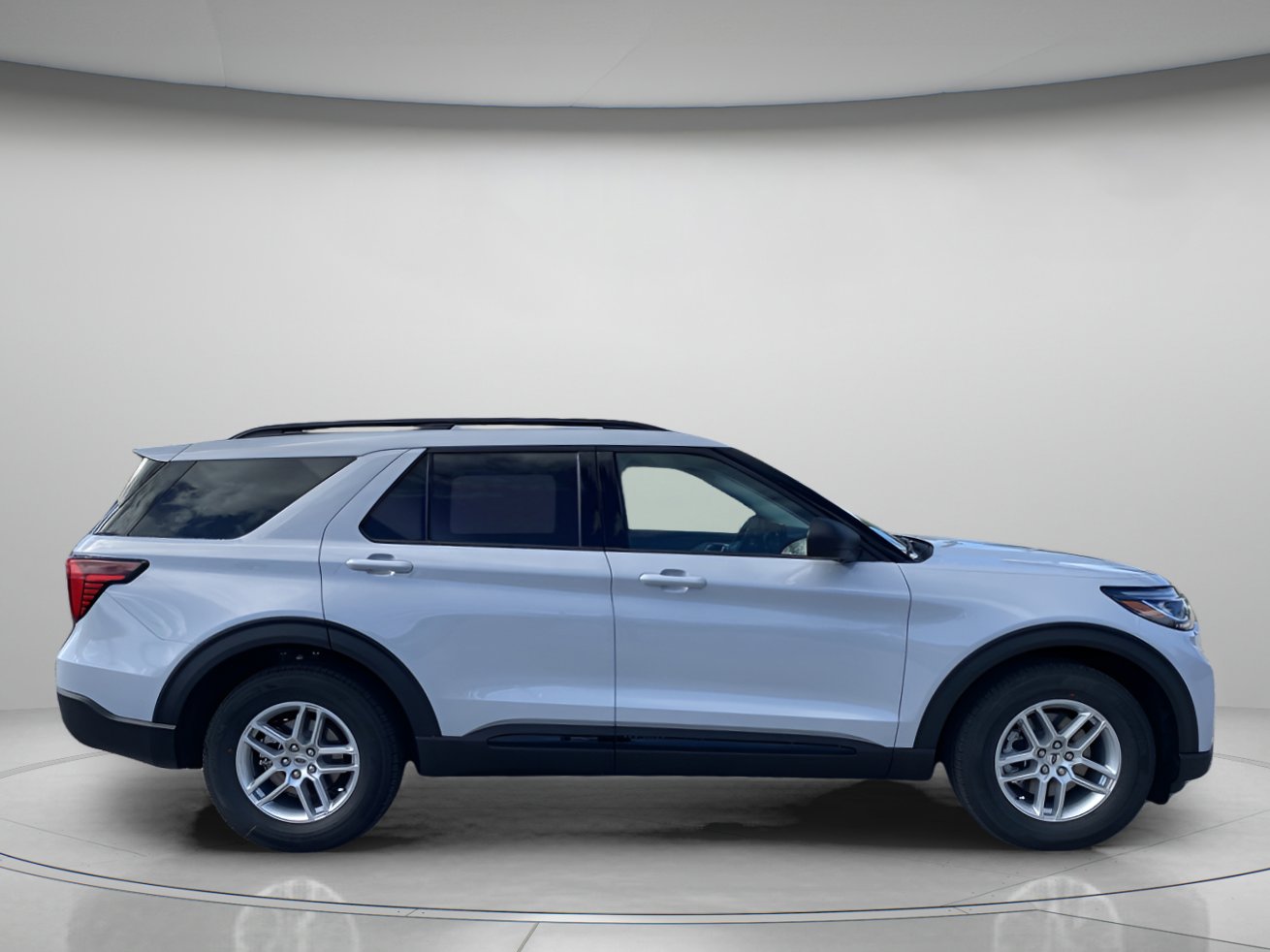 2026 Ford Explorer Sport photo 2