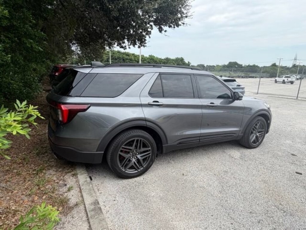 Used 2025 Ford Explorer ST Sport Utility