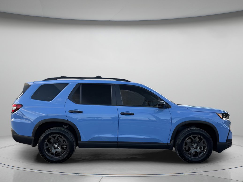 2025 Honda Pilot TrailSport photo 2