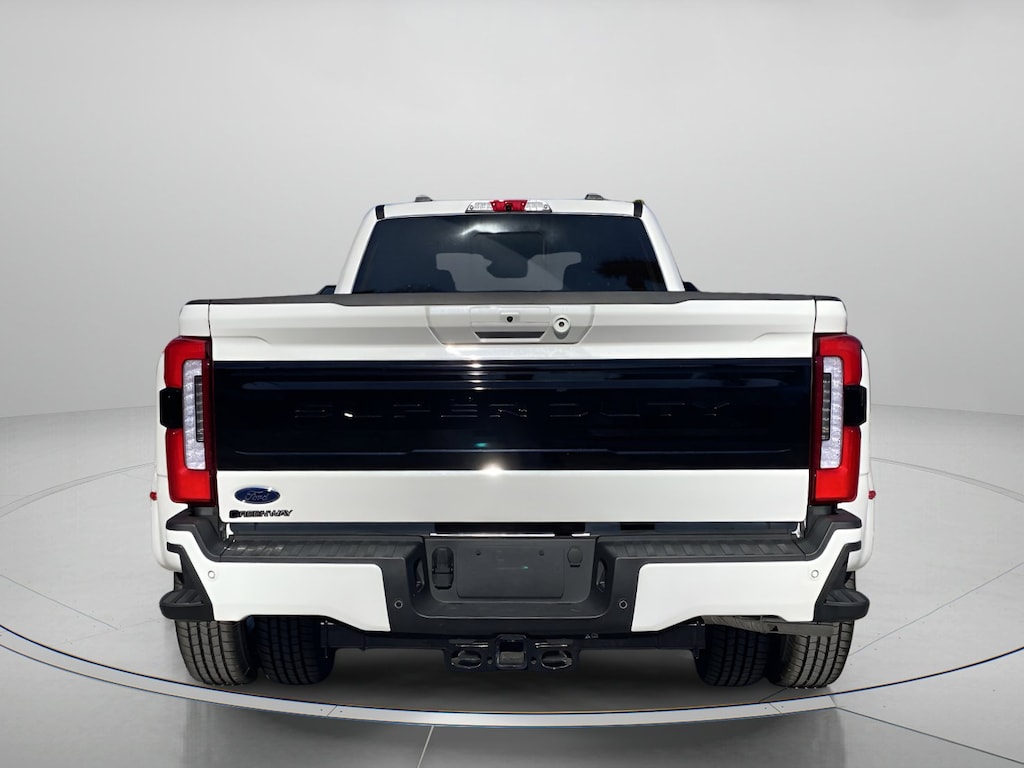 New 2025 Ford Super Duty F-350 DRW Platinum Crew Cab Pickup