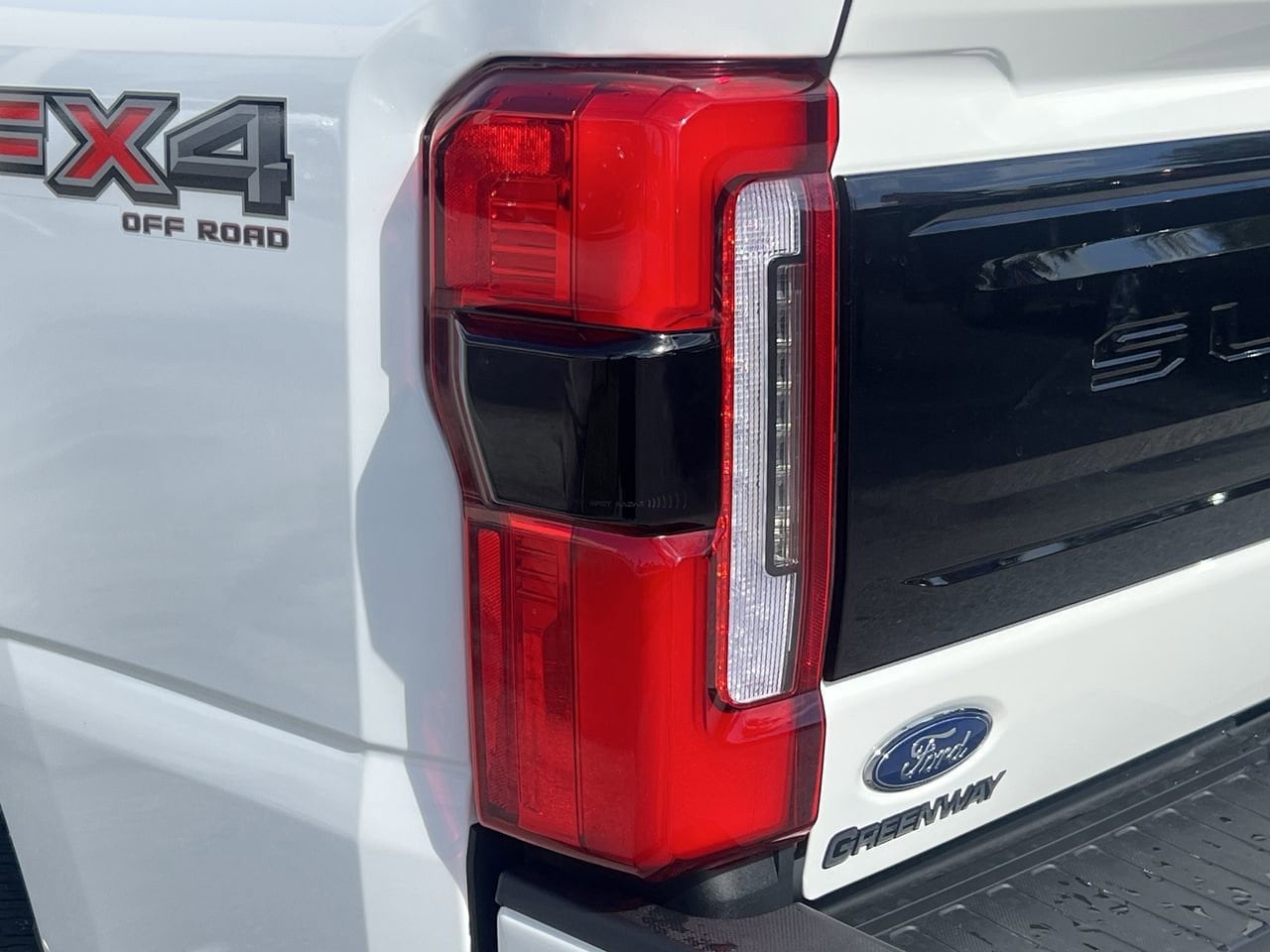 2026 Ford F-250 Super Duty Platinum - Photo 10