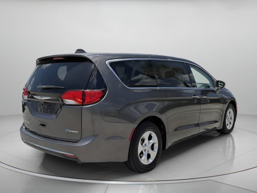 Used 2017 Chrysler Pacifica Touring Plus Mini-van, Passenger