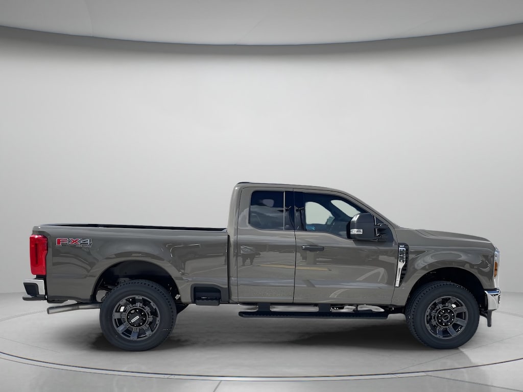 New 2027 Ford Super Duty F-250 SRW XLT Extended Cab Pickup