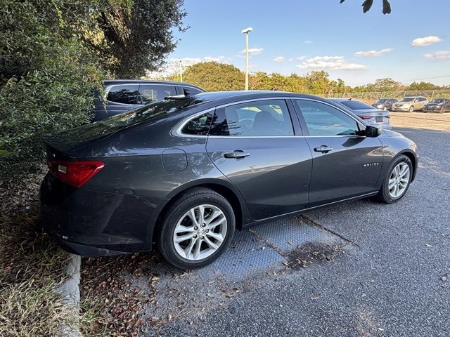 2018 Chevrolet Malibu 1LT photo 2