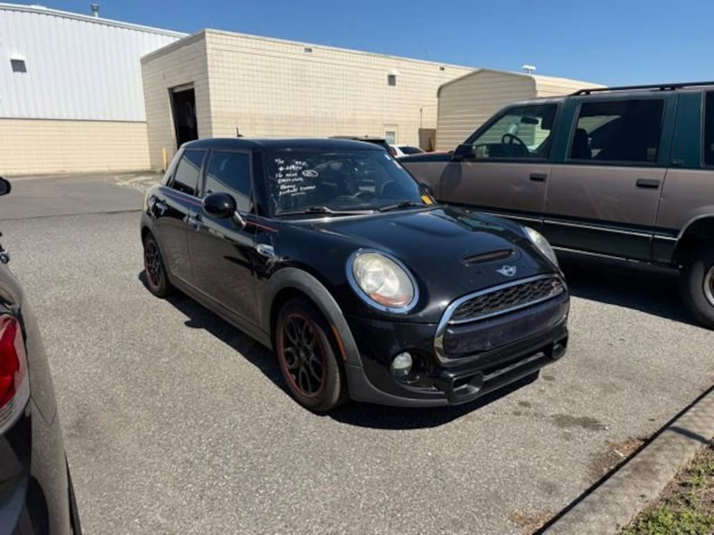 Used 2016 MINI Cooper Hardtop 4 Door Hatchback