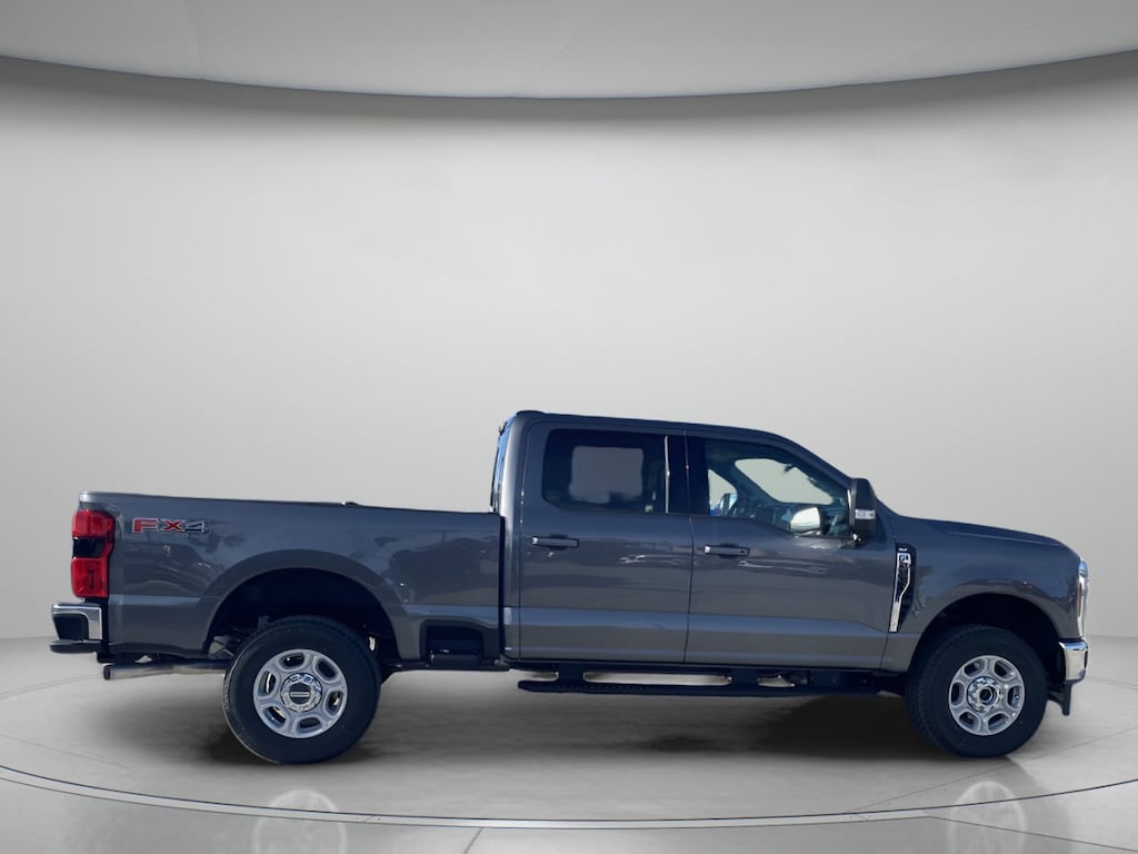 New 2026 Ford Super Duty F-250 SRW XLT Crew Cab Pickup