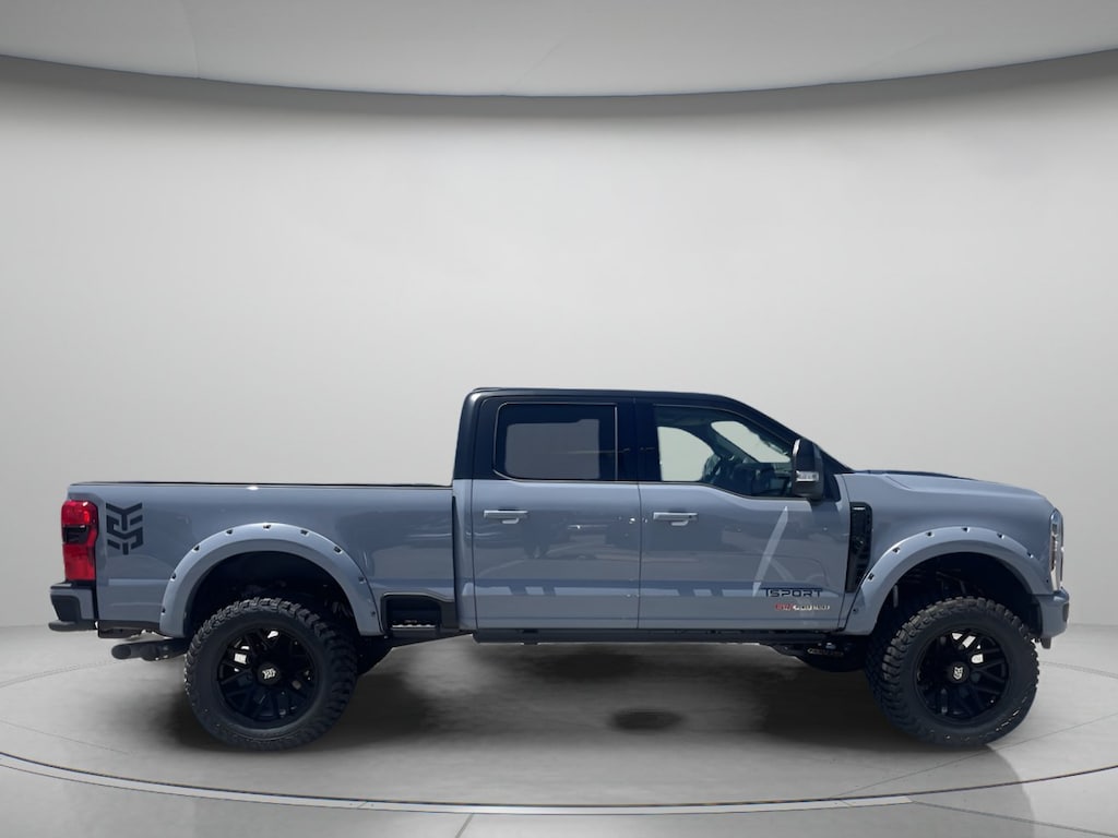 New 2026 Ford Super Duty F-250 SRW Valor Lift Crew Cab Pickup