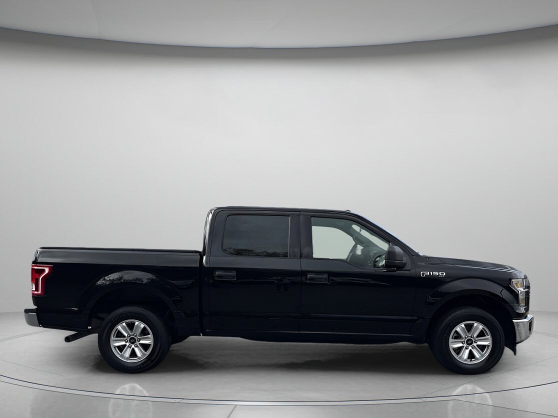2017 Ford F-150 XLT photo 2