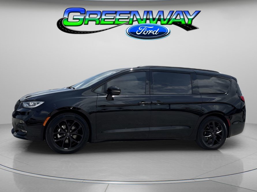 2026 Chrysler Pacifica Limited's photo