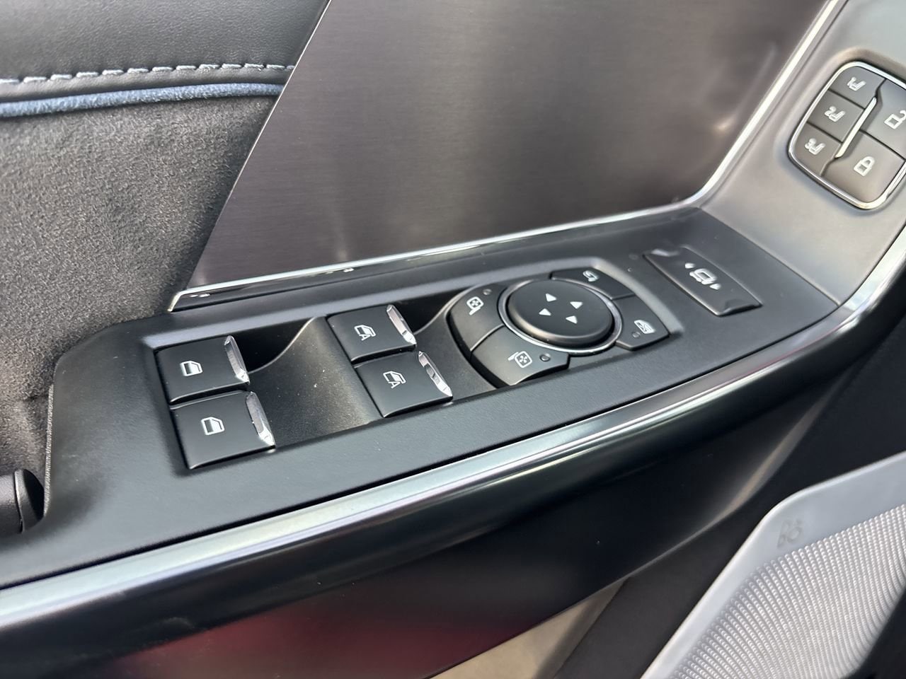 2026 Ford F-250 Super Duty Platinum - Photo 18