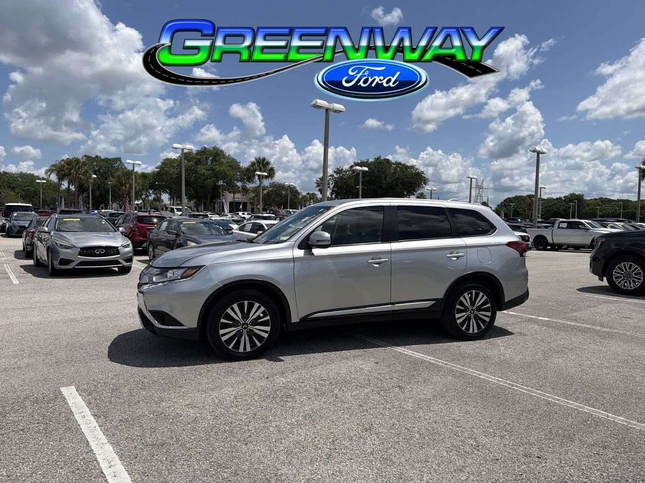 2019 Mitsubishi Outlander SE FWD's photo