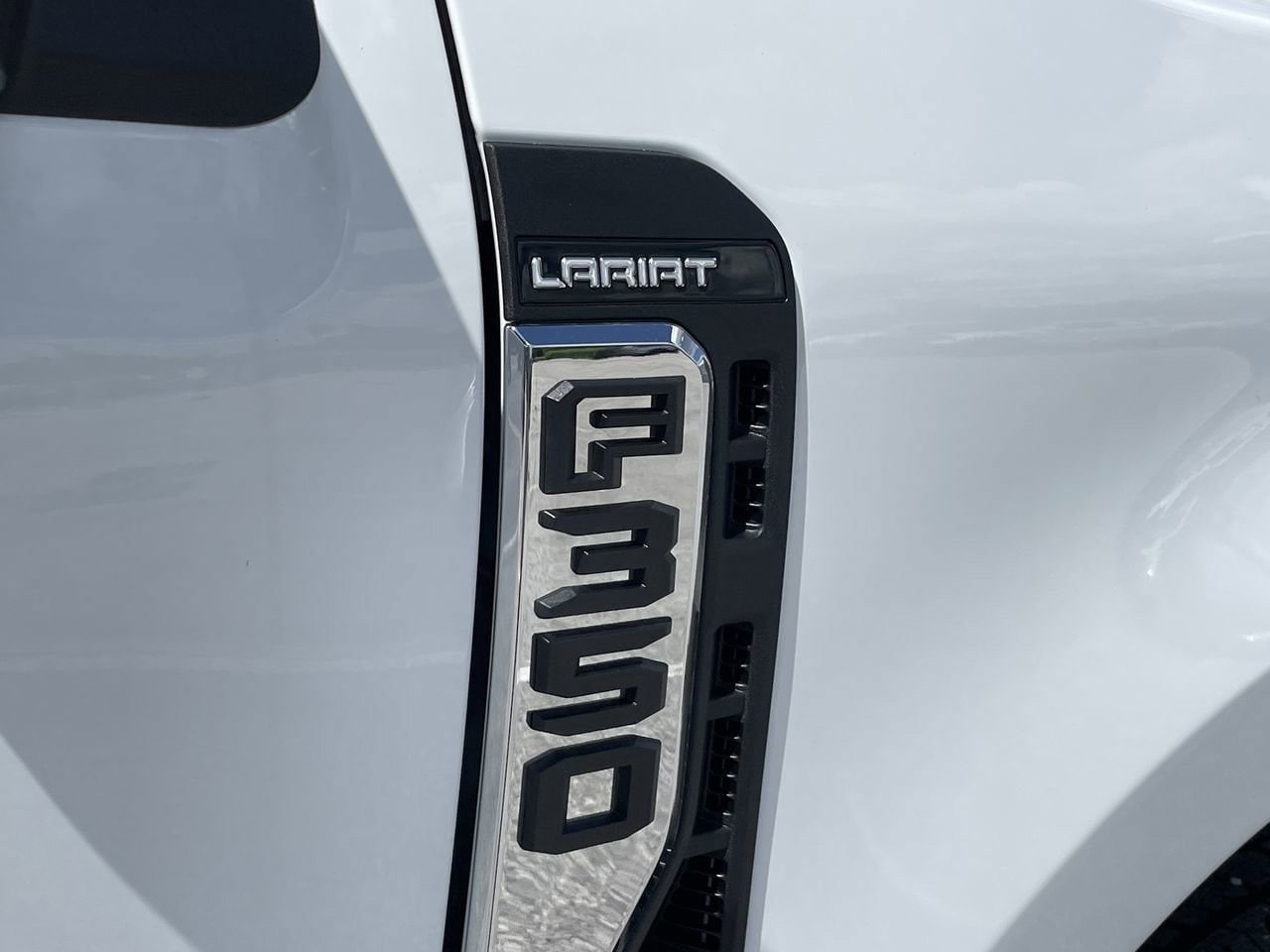 2026 Ford F-350 Super Duty Lariat - Photo 12