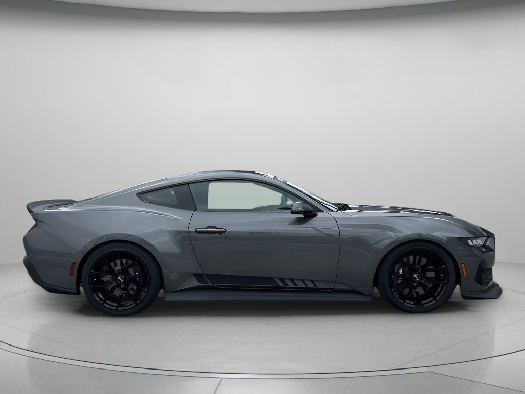 2025 Ford Mustang GT Premium photo 2
