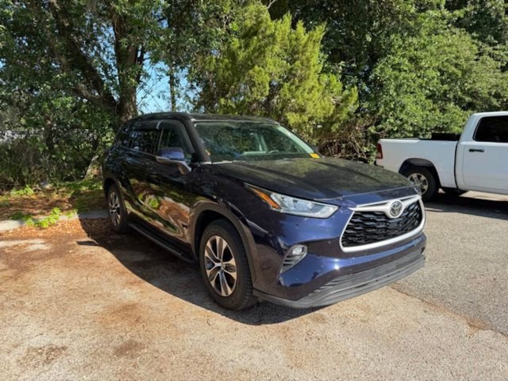 Used 2020 Toyota Highlander XLE Sport Utility