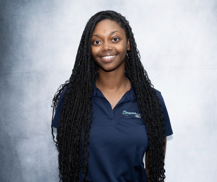 Staff member JONELLE HENRY from 8d4b74ce1a4e