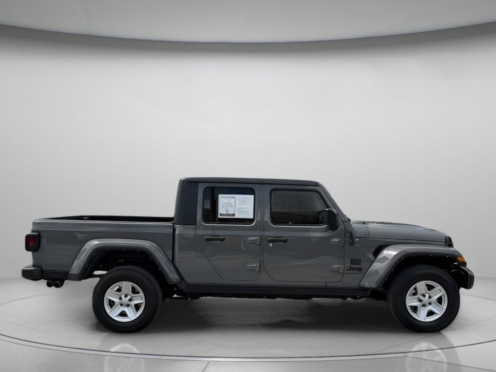 Used 2022 Jeep Gladiator Sport Crew Cab Pickup