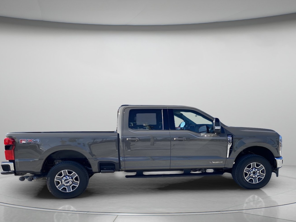 New 2026 Ford Super Duty F-250 SRW Lariat Crew Cab Pickup