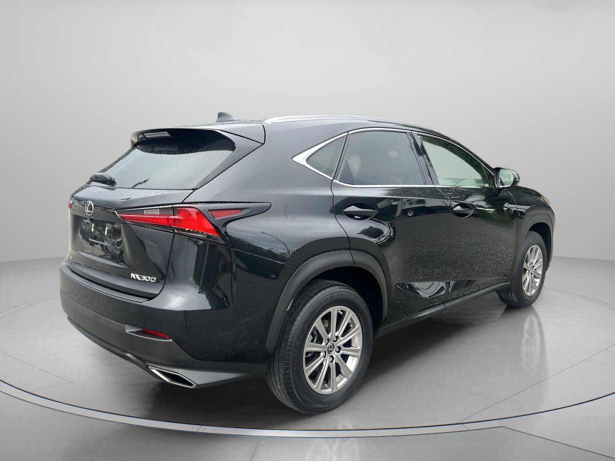 2021 Lexus NX 300 photo 3