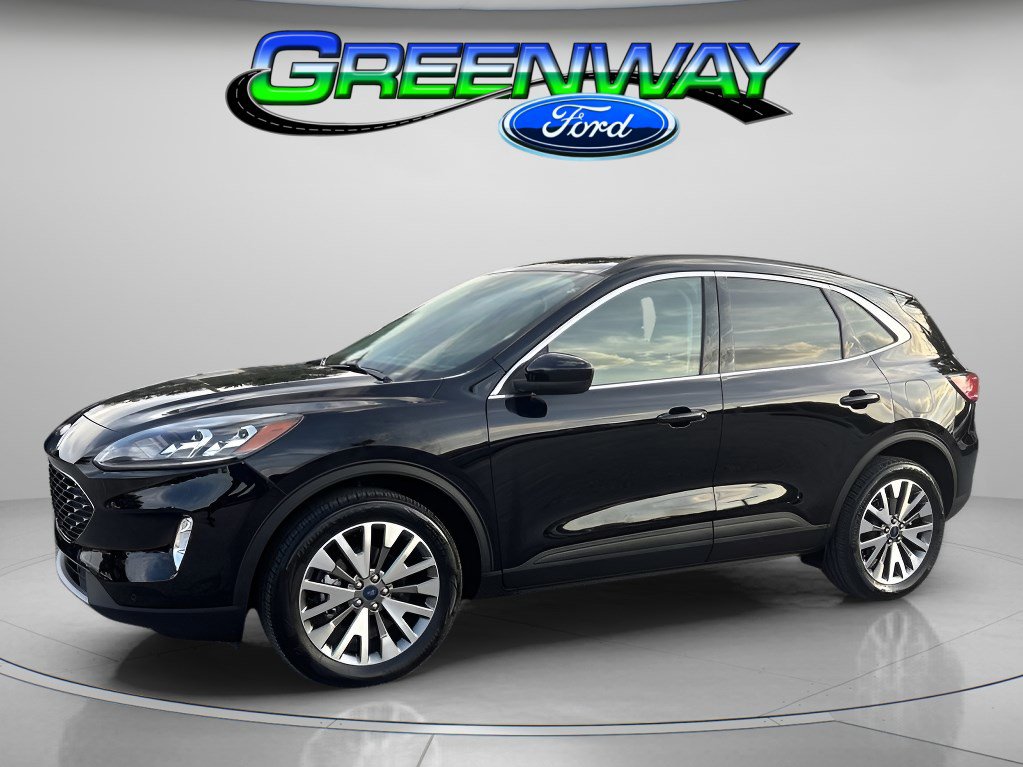 2022 Ford Escape Titanium's photo