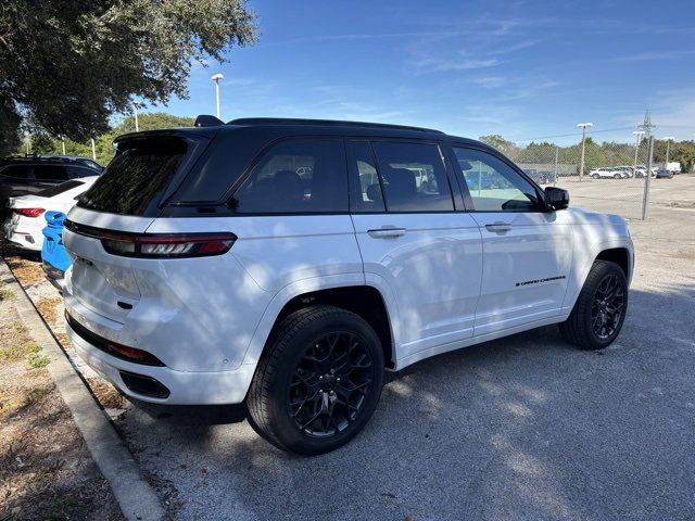 2025 Jeep Grand Cherokee Summit Sport photo 3