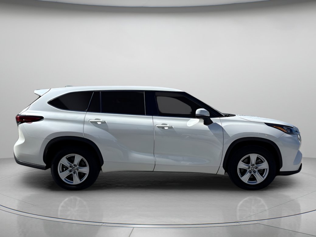 2020 Toyota Highlander L photo 2