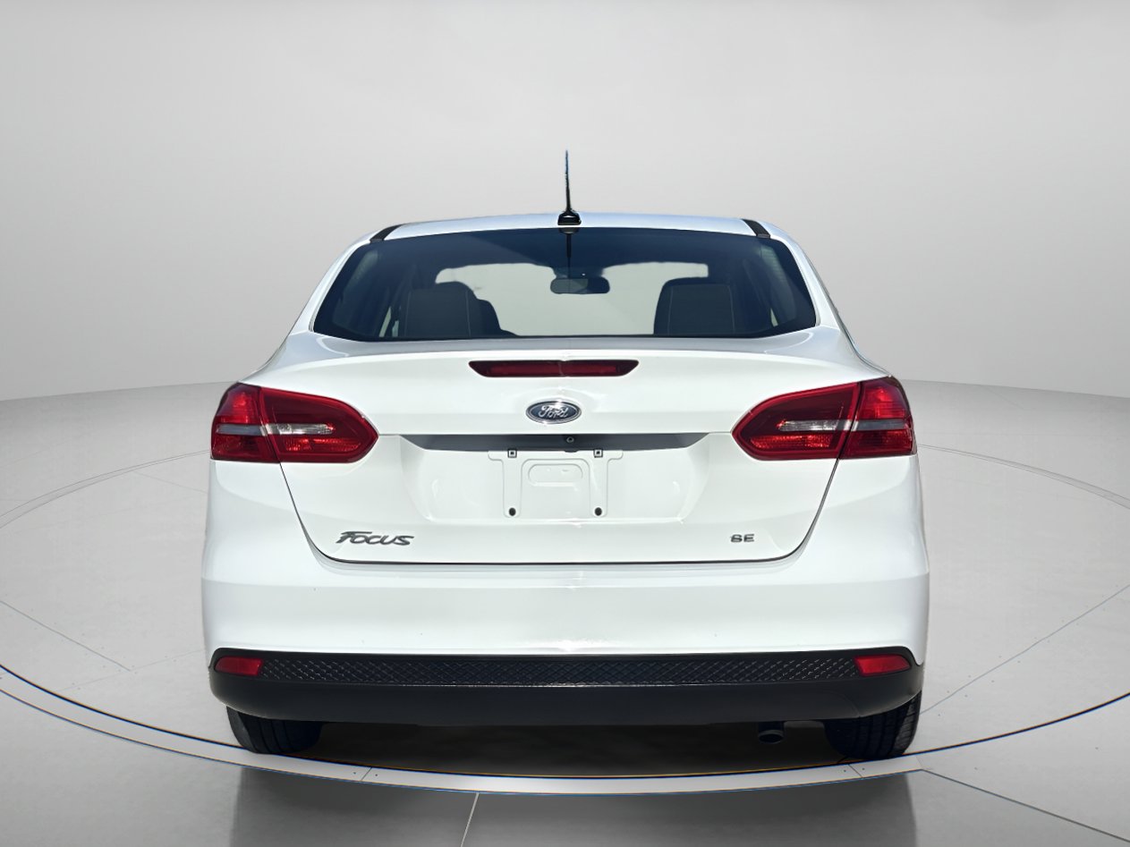 2018 Ford Focus SE photo 4