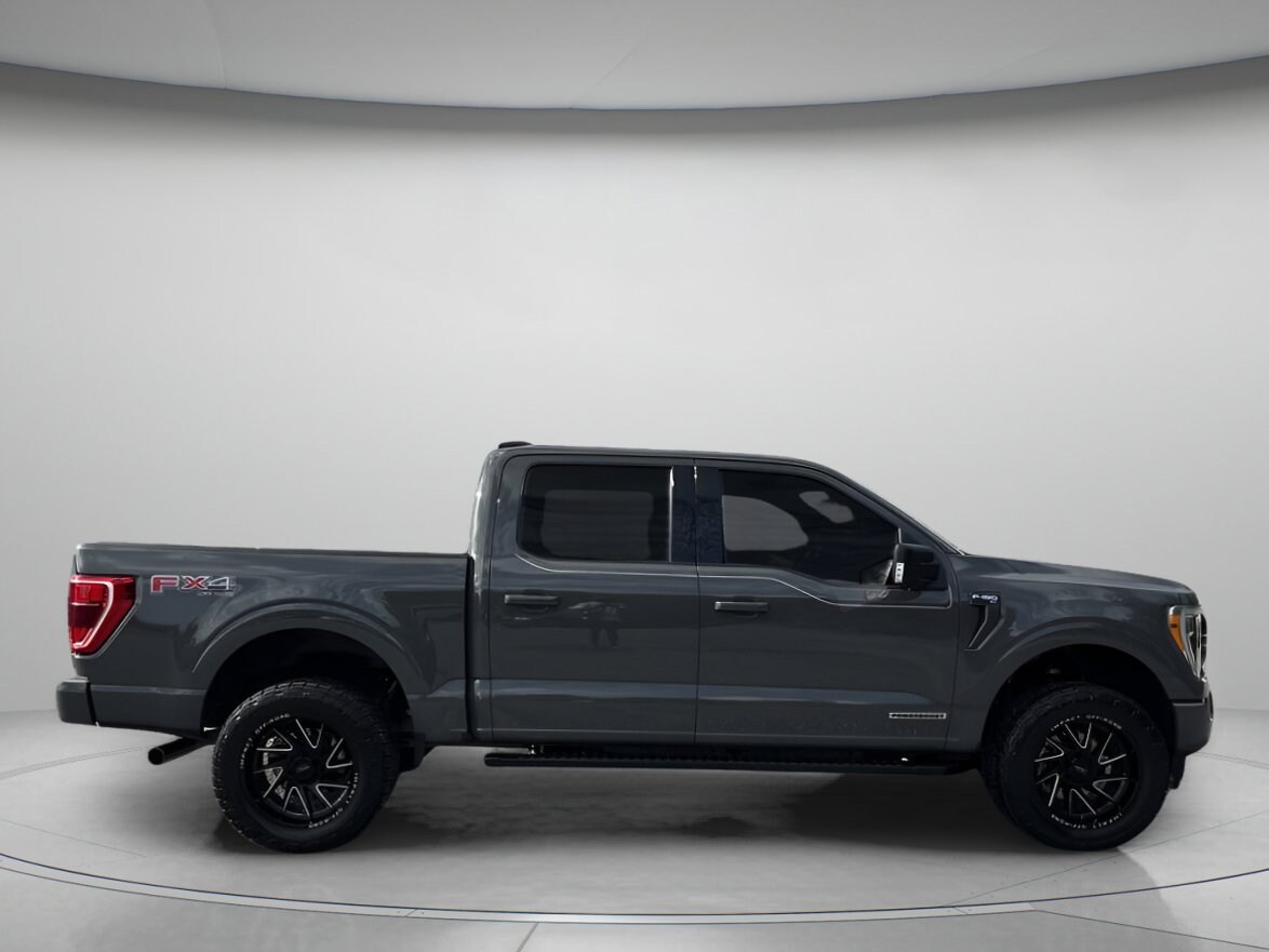 2021 Ford F-150 XLT photo 2