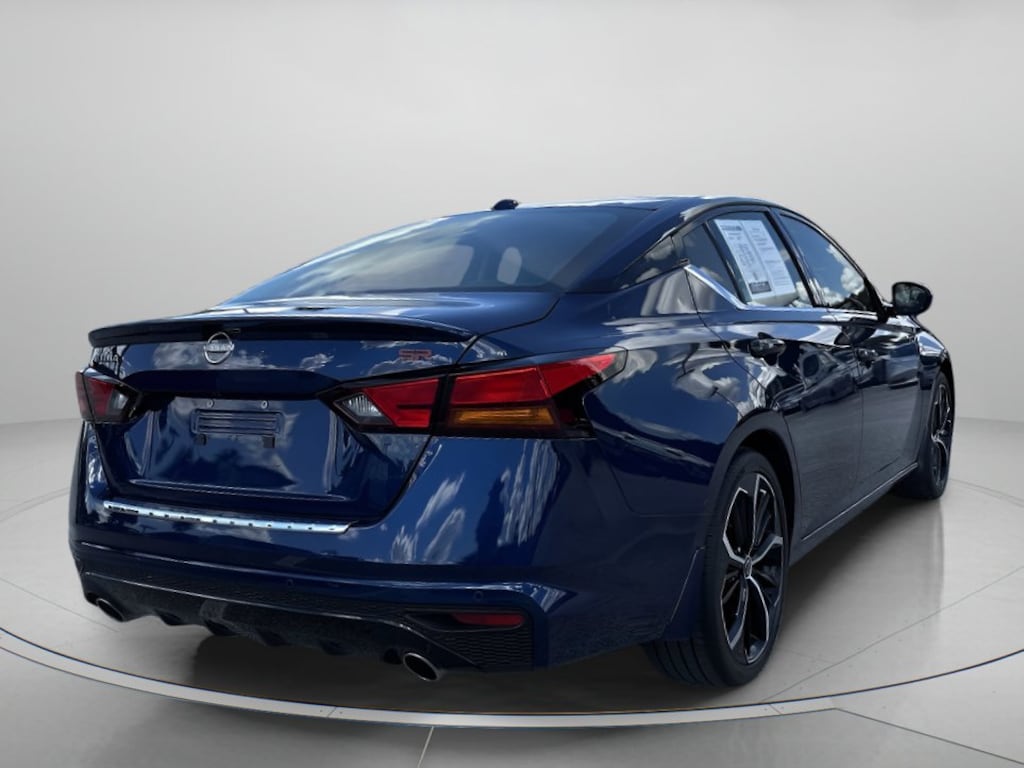 Used 2023 Nissan Altima 2.5 SR 4dr Car
