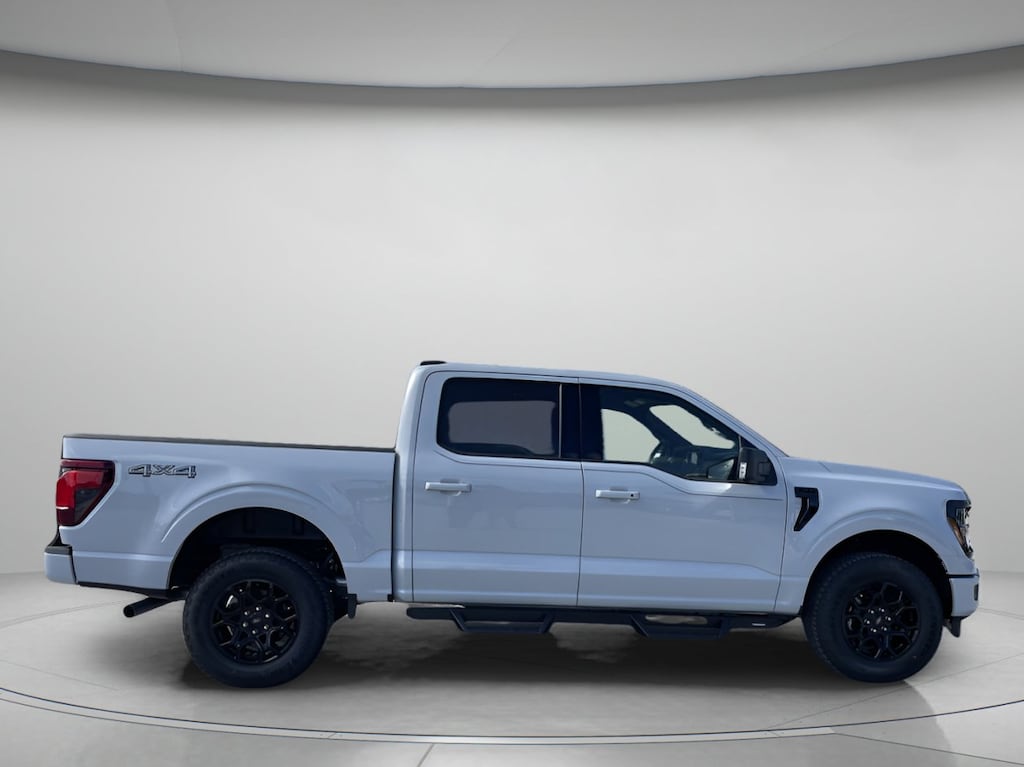 New 2025 Ford F-150 XLT Crew Cab Pickup