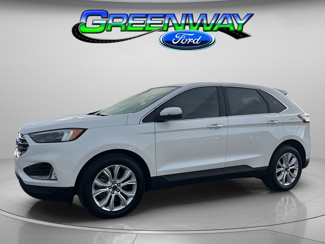 2022 Ford Edge Titanium's photo