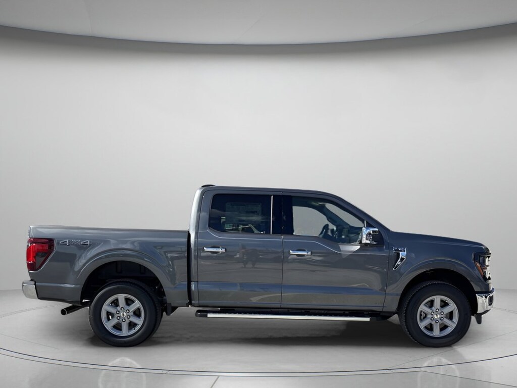 New 2025 Ford F-150 XLT Crew Cab Pickup