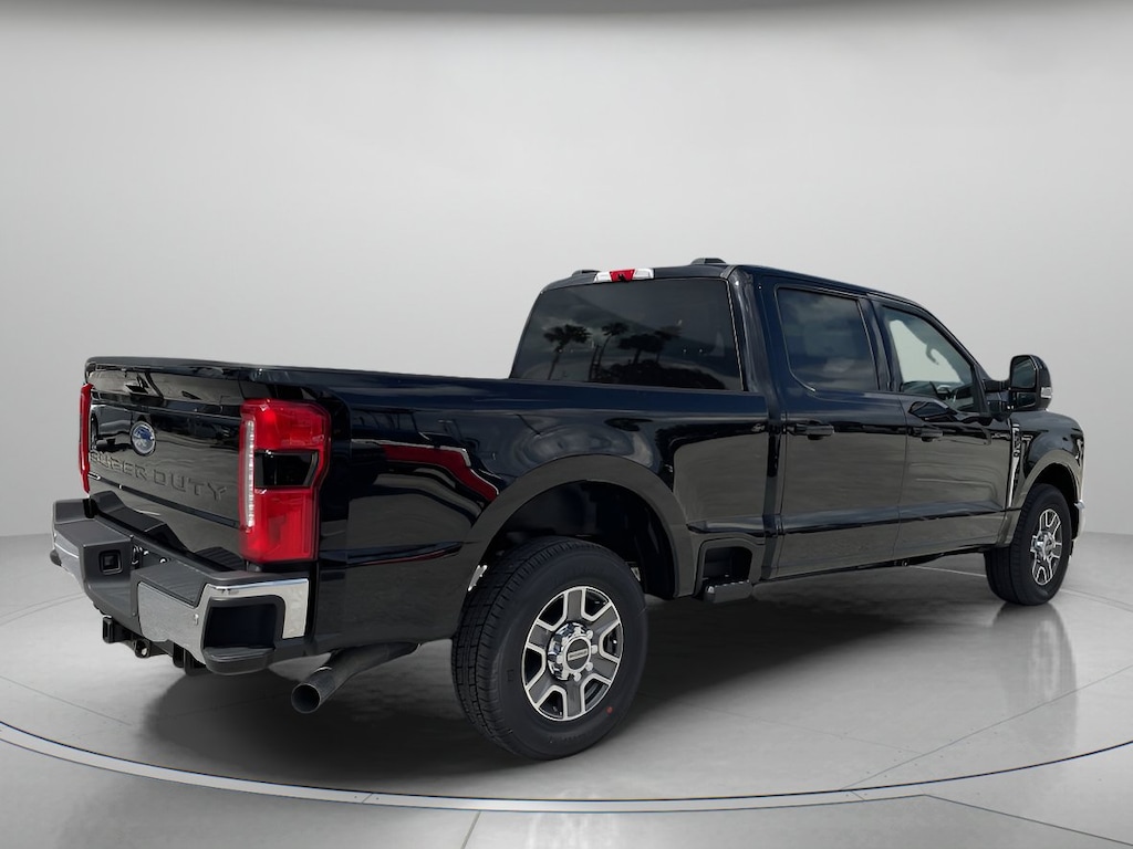 New 2026 Ford Super Duty F-250 SRW LARIAT Crew Cab Pickup