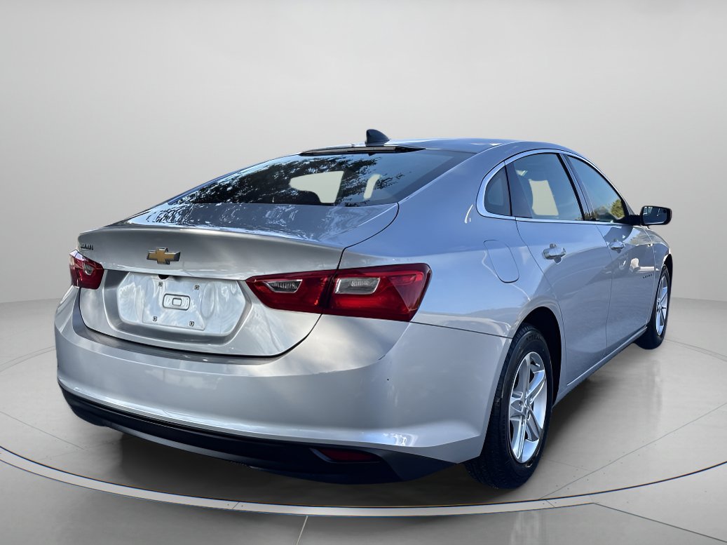 2020 Chevrolet Malibu LS photo 3
