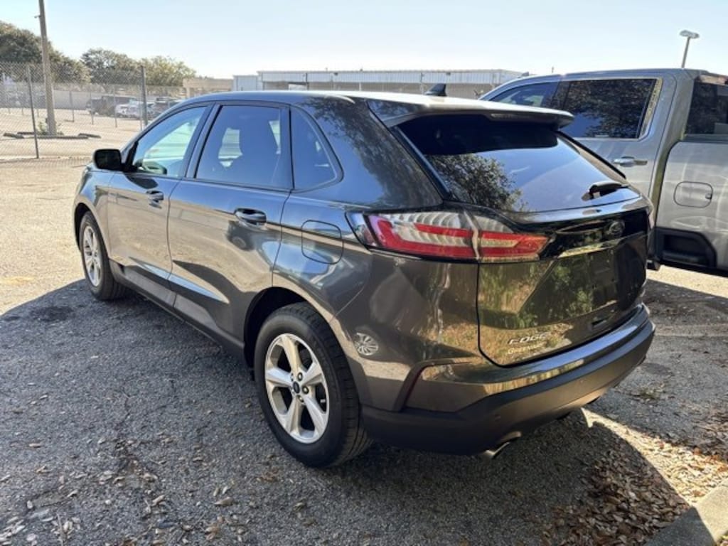 Used 2020 Ford Edge SE Sport Utility