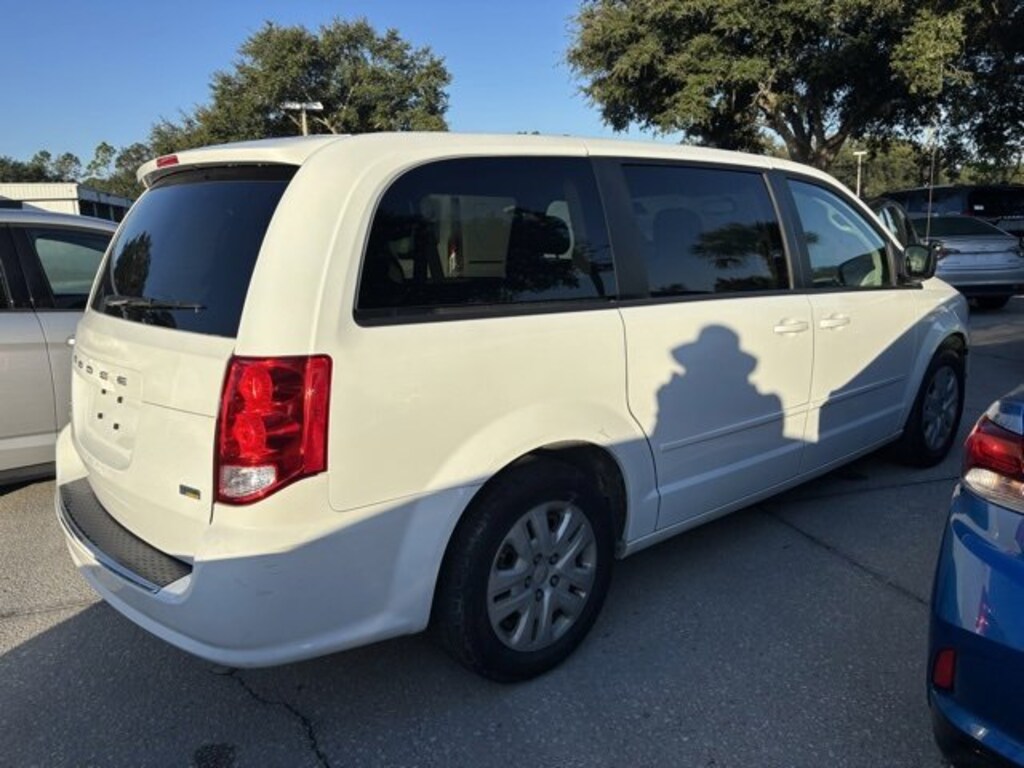 Used 2017 Dodge Grand Caravan SE Mini-van, Passenger