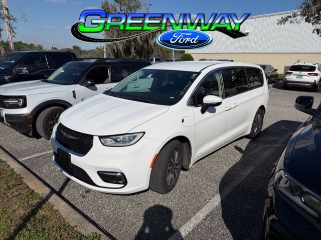 Used 2023 Chrysler Pacifica Touring L Mini-van, Passenger