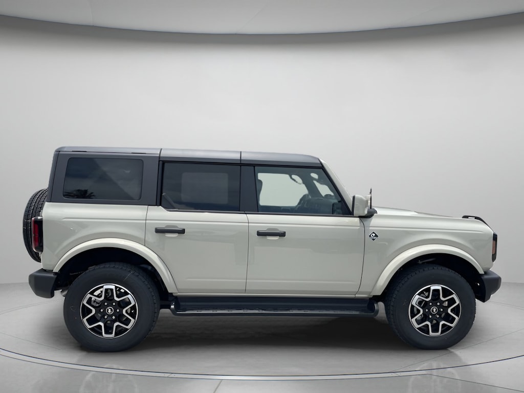 New 2026 Ford Bronco Outer Banks Lift Convertible