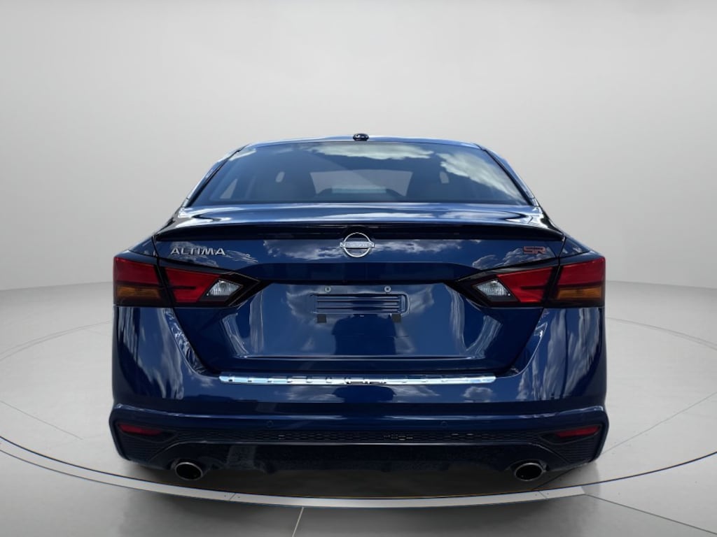 Used 2023 Nissan Altima 2.5 SR 4dr Car