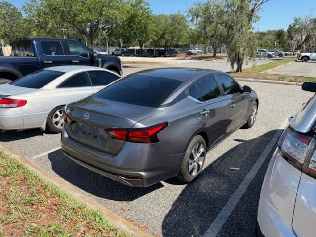Used 2021 Nissan Altima 2.5 S 4dr Car