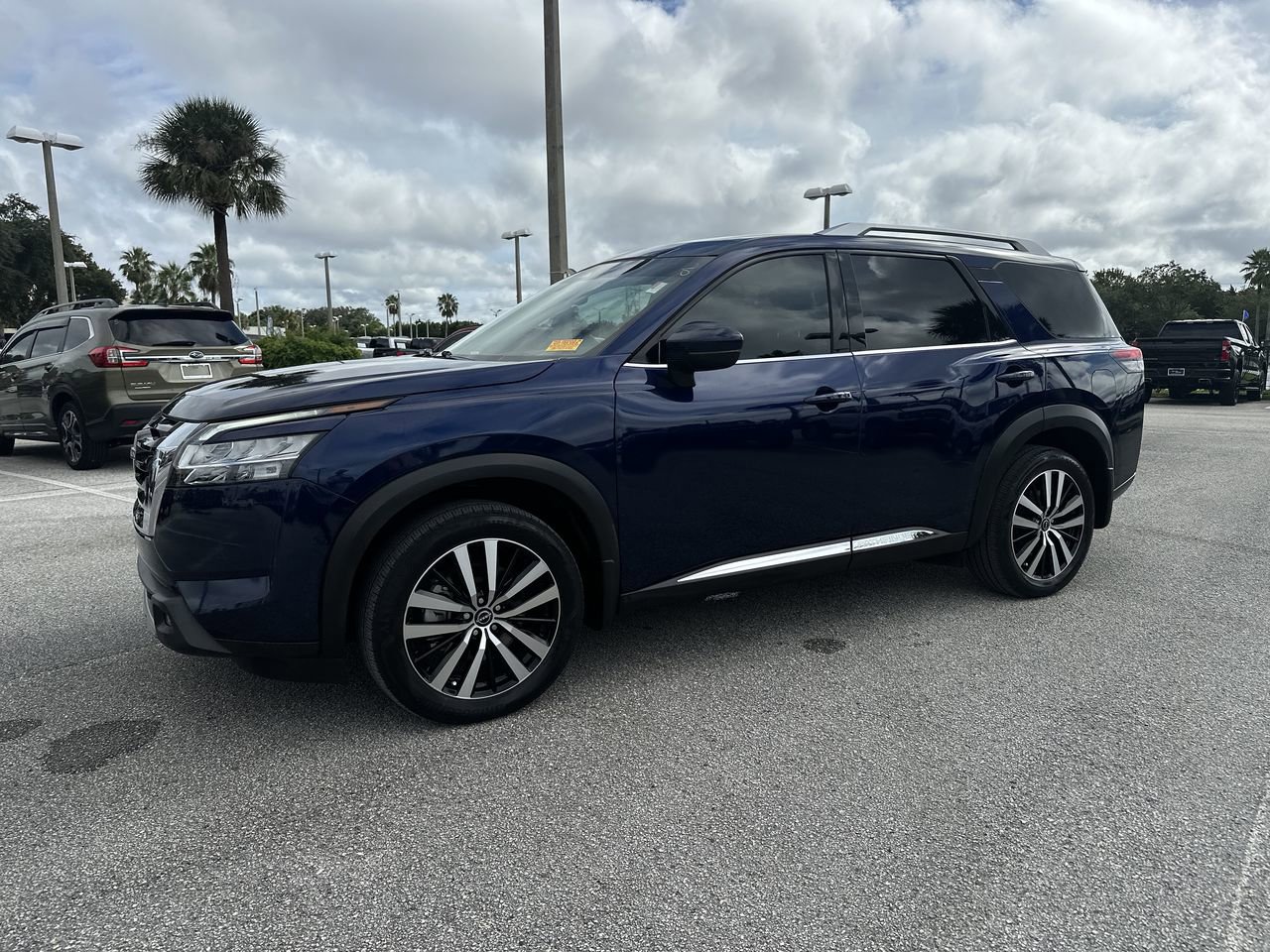 Used 2023 Nissan Pathfinder Platinum with VIN 5N1DR3DK9PC217068 for sale in Orlando, FL