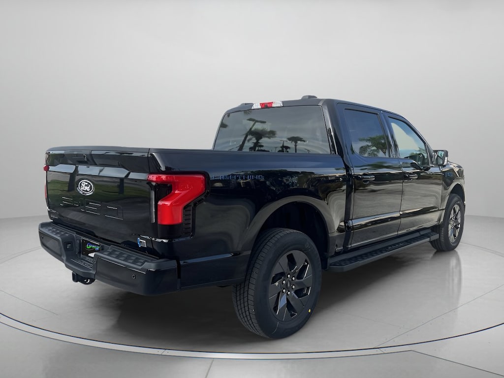 New 2025 Ford F-150 Lightning Flash Crew Cab Pickup