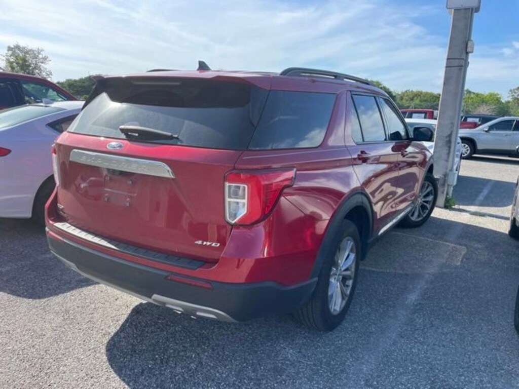 Used 2024 Ford Explorer XLT Sport Utility