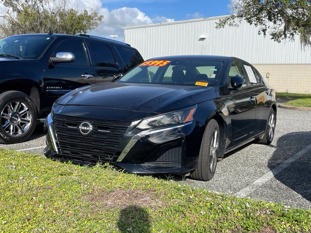 Used 2023 Nissan Altima 2.5 S 4dr Car