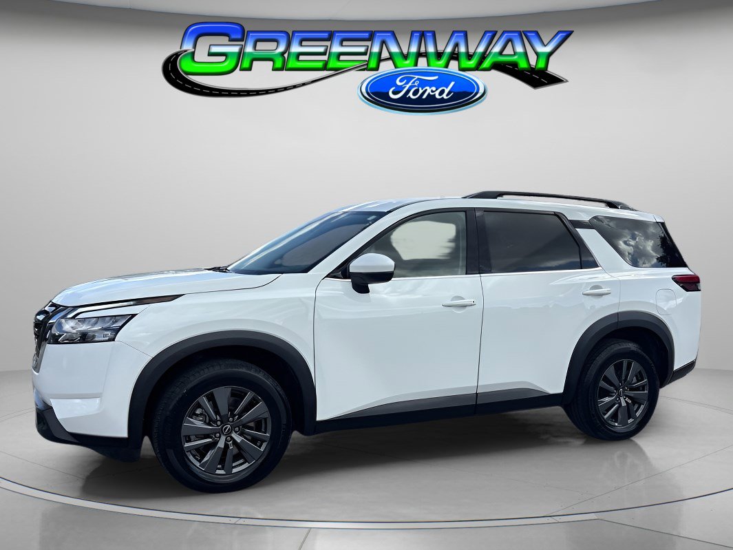 2023 Nissan Pathfinder SV
