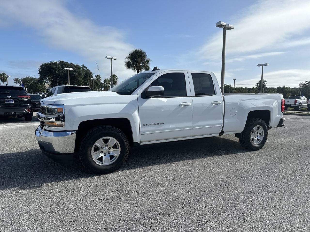 Used 2018 Chevrolet Silverado 1500 LT with VIN 1GCRCREH9JZ157637 for sale in Orlando, FL